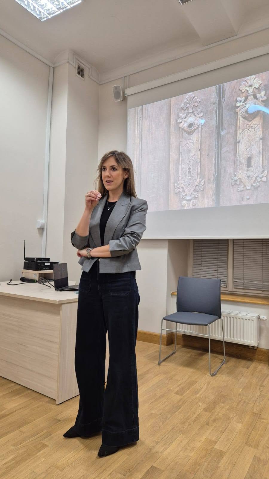 Aleksandra Gładysz prowadzi warsztat FRIS