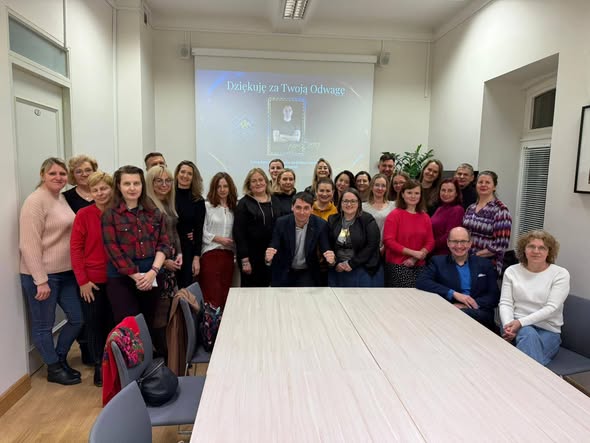 Uczestnicy warsztatów Oswoić Cień z Kamilem Borowym